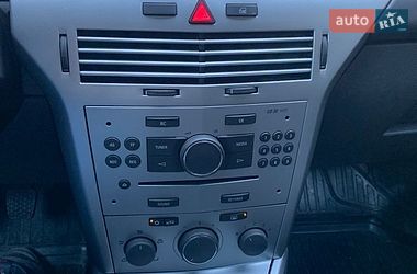 Універсал Opel Astra 2013 в Дніпрі