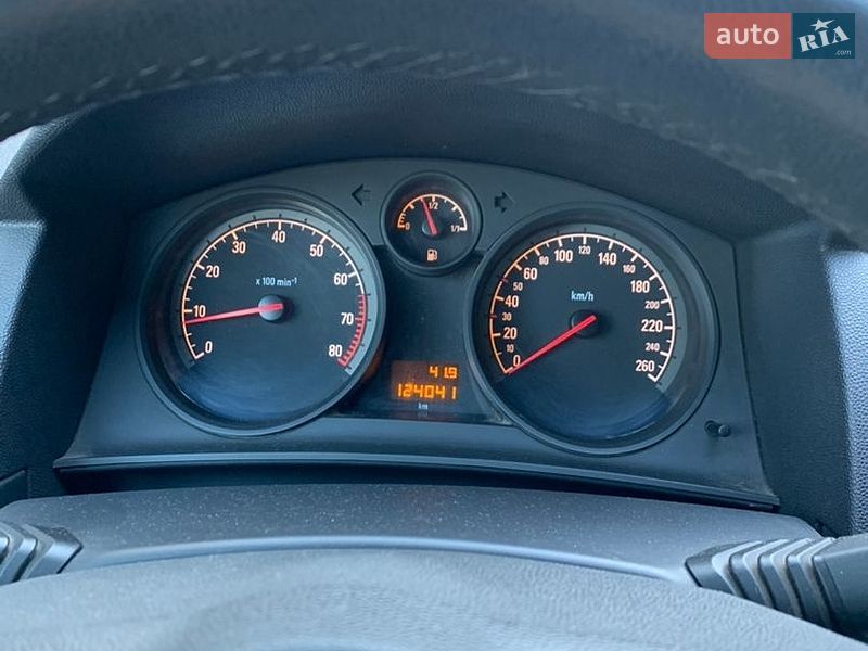 Універсал Opel Astra 2013 в Дніпрі