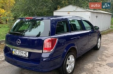 Універсал Opel Astra 2013 в Дніпрі