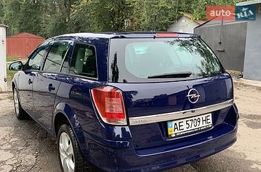 Універсал Opel Astra 2013 в Дніпрі