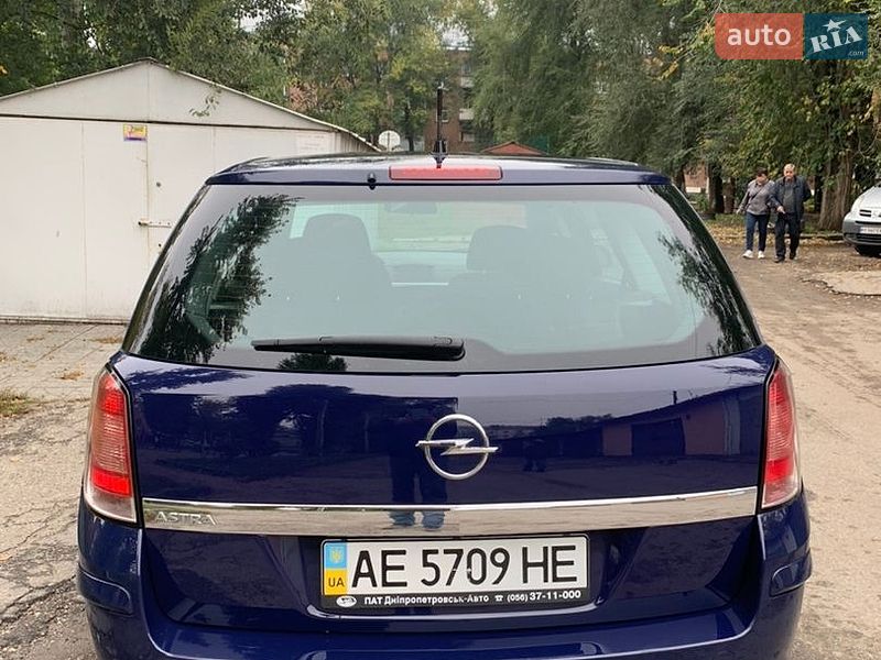 Універсал Opel Astra 2013 в Дніпрі