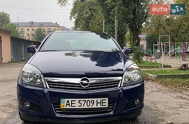 Універсал Opel Astra 2013 в Дніпрі
