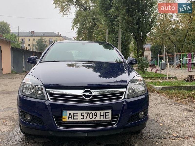 Універсал Opel Astra 2013 в Дніпрі