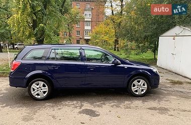 Універсал Opel Astra 2013 в Дніпрі