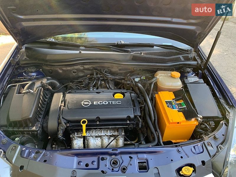 Універсал Opel Astra 2013 в Дніпрі