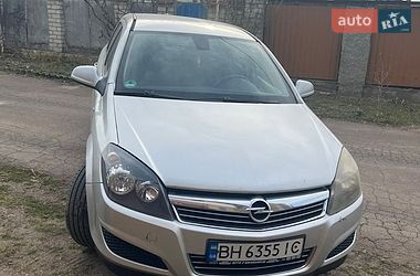 Opel Astra  2010