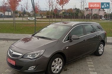 Opel Astra  2011