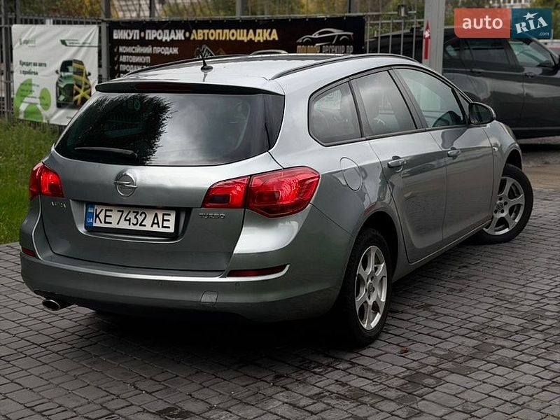 Универсал Opel Astra 2011 в Каменском