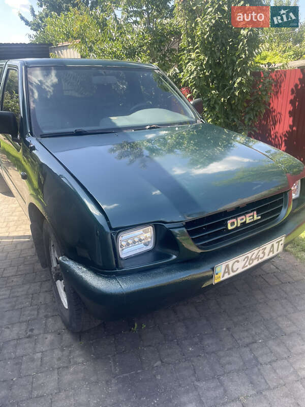 Opel Campo