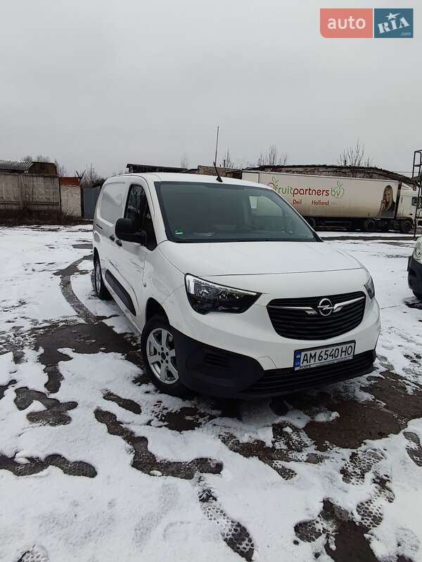 Грузопассажирский фургон Opel Combo Cargo