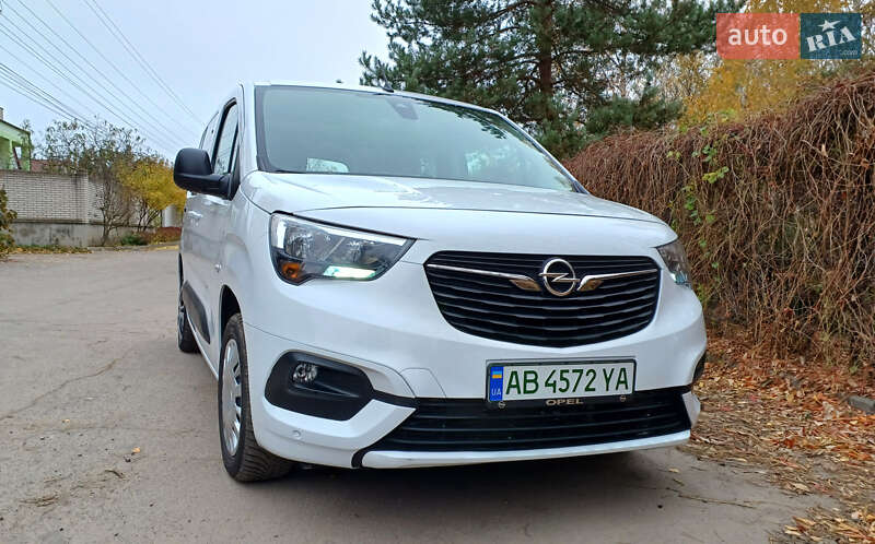 Мінівен Opel Combo-e
