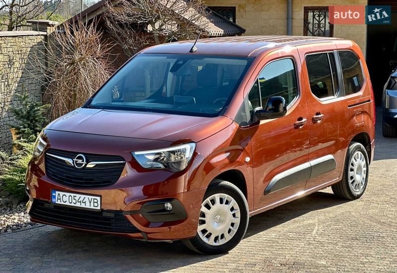 Мінівен Opel Combo-e
