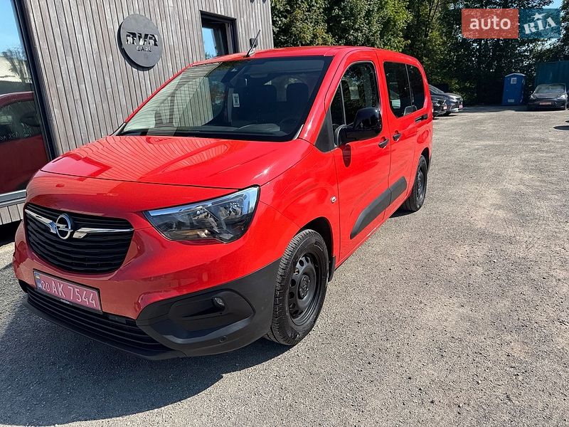 Мінівен Opel Combo-e