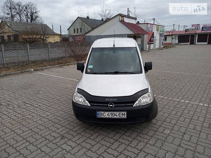 Мінівен Opel Combo