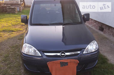 Opel Combo  2010