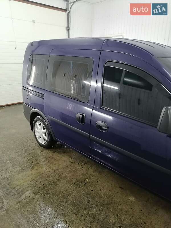 Минивэн Opel Combo 2005 в Надворной