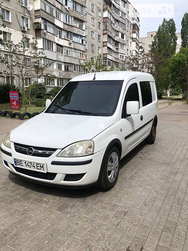 Грузовой фургон Opel Combo