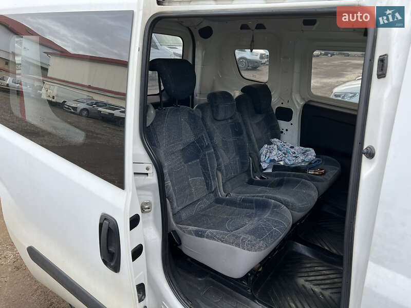 Мінівен Opel Combo 2012 в Львові