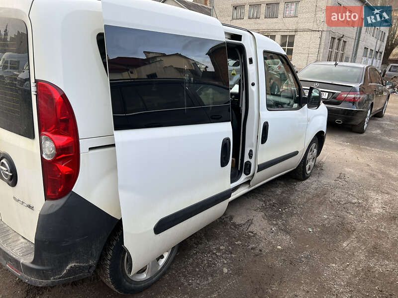 Мінівен Opel Combo 2012 в Львові