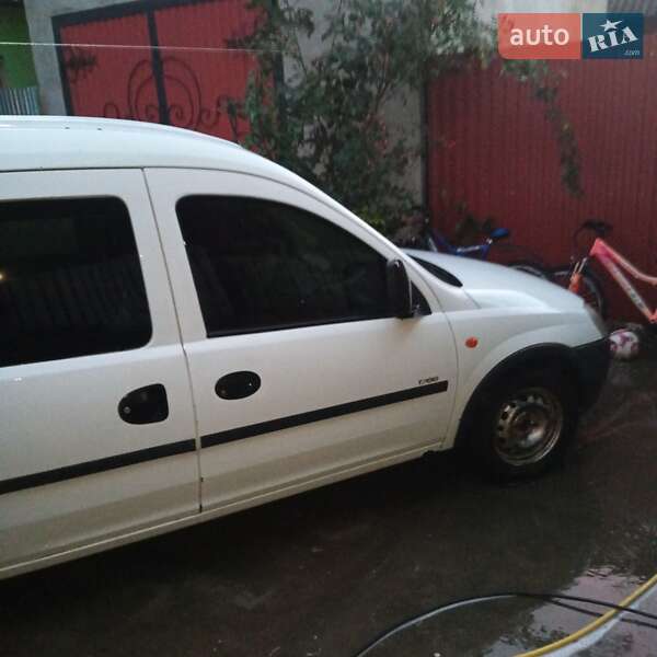 Минивэн Opel Combo 2002 в Ужгороде