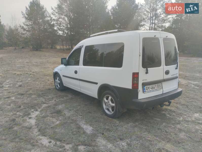 Мінівен Opel Combo 2009 в Олевську