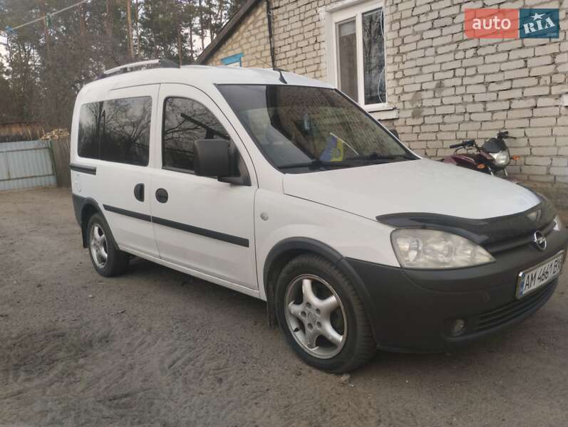 Мінівен Opel Combo 2009 в Олевську