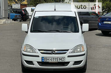 Opel Combo  2011