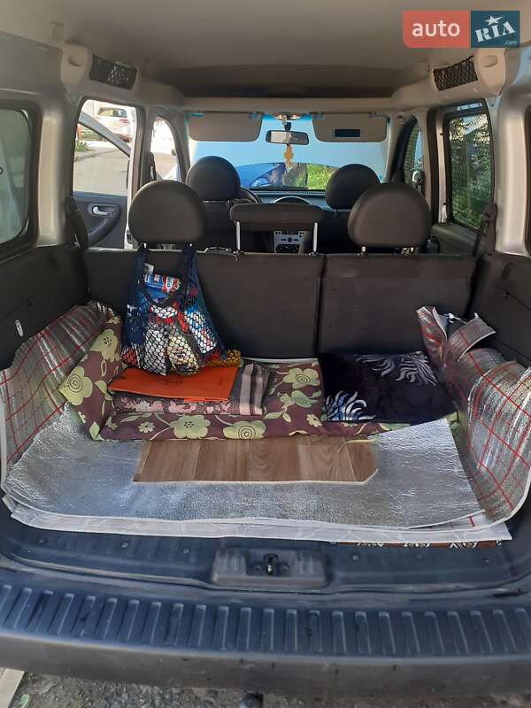 Мінівен Opel Combo 2009 в Львові фото 4 Мінівен Opel Combo 2009 в Львові