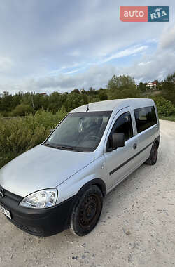 Opel Combo  2011