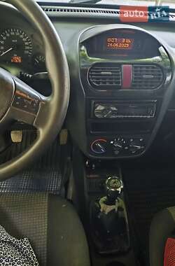 Opel Combo  2006