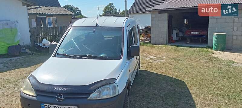 Мінівен Opel Combo 2001 в Вараші