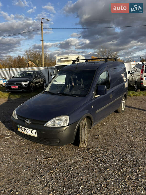 Вантажний фургон Opel Combo