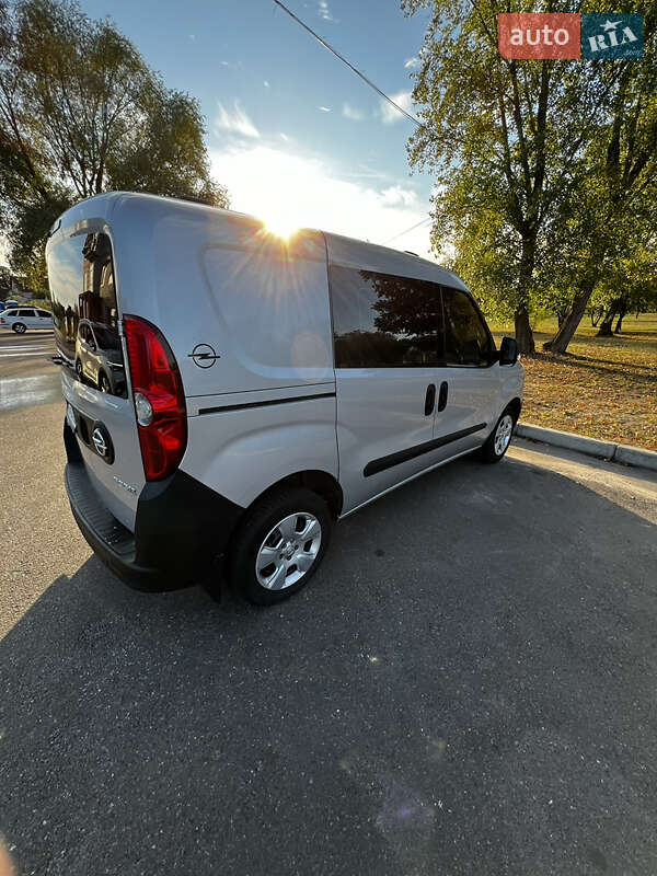 Грузовой фургон Opel Combo