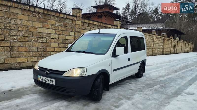 Opel Combo 2011