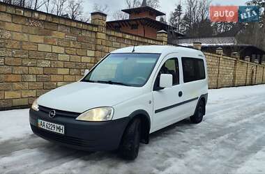 Opel Combo  2011