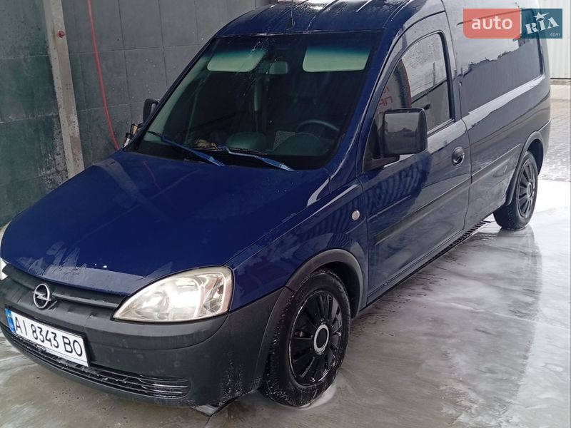 Вантажопасажирський фургон Opel Combo