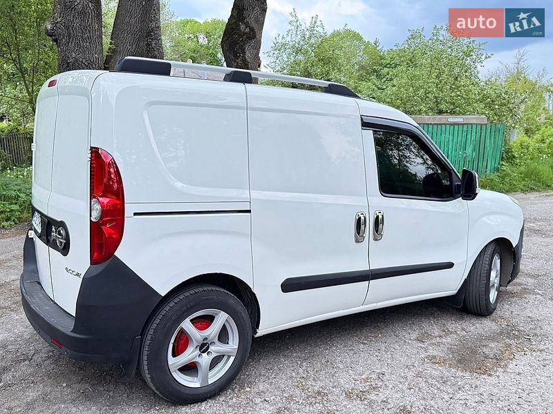 Вантажний фургон Opel Combo 2012 в Браїлові
