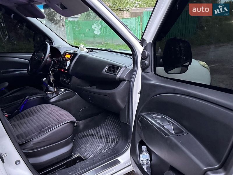 Вантажний фургон Opel Combo 2012 в Браїлові