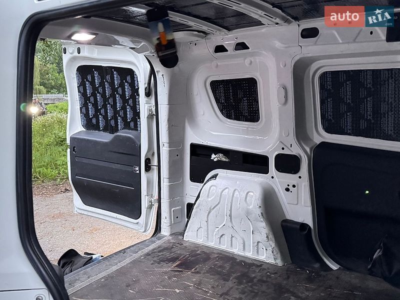 Вантажний фургон Opel Combo 2012 в Браїлові