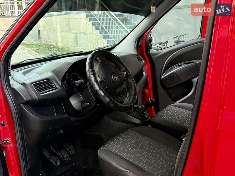 Вантажний фургон Opel Combo 2014 в Хмельницькому