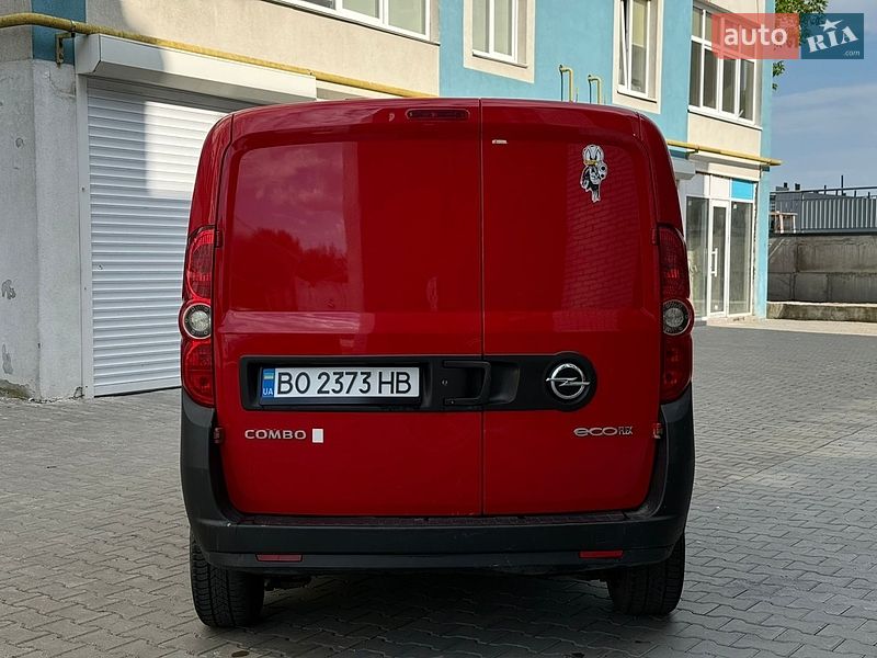 Вантажний фургон Opel Combo 2014 в Хмельницькому