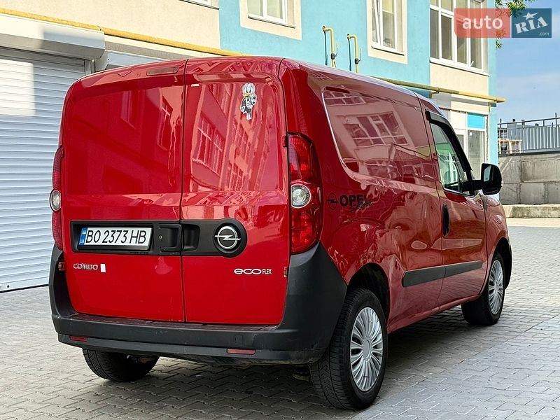 Вантажний фургон Opel Combo 2014 в Хмельницькому
