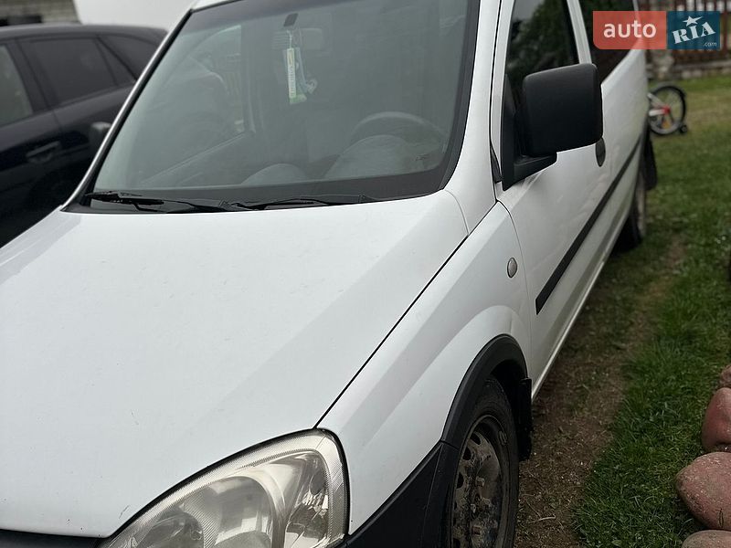 Минивэн Opel Combo 2003 в Калуше
