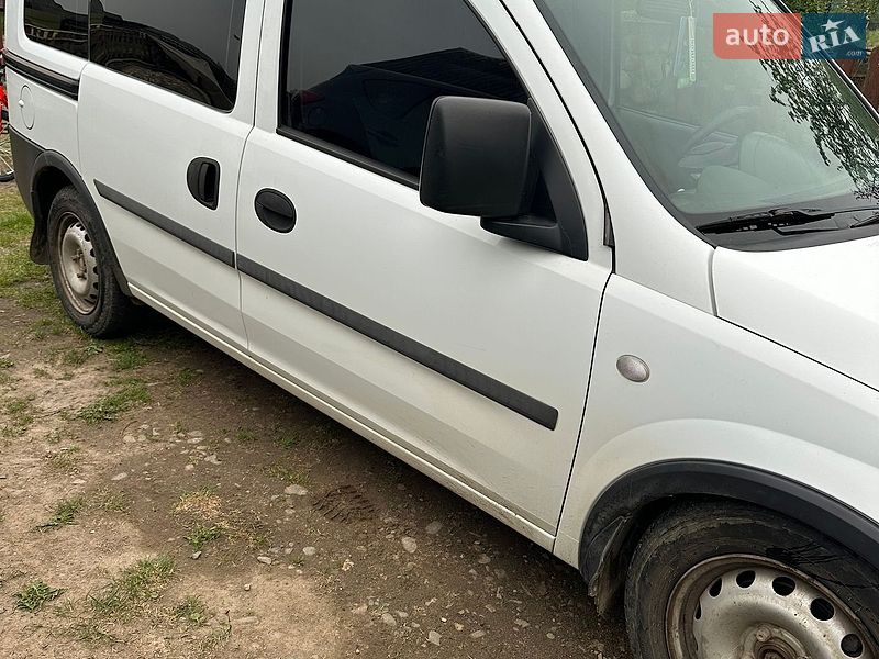 Минивэн Opel Combo 2003 в Калуше