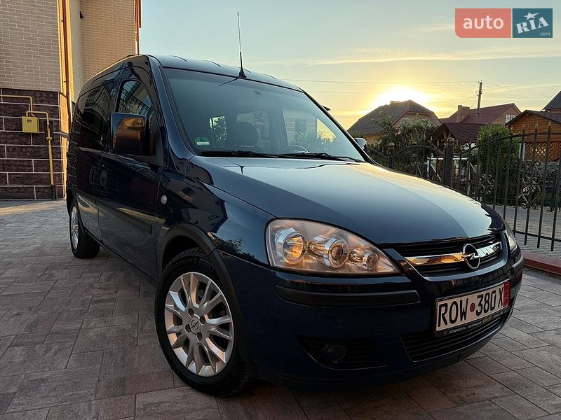 Минивэн Opel Combo 2010 в Ковеле