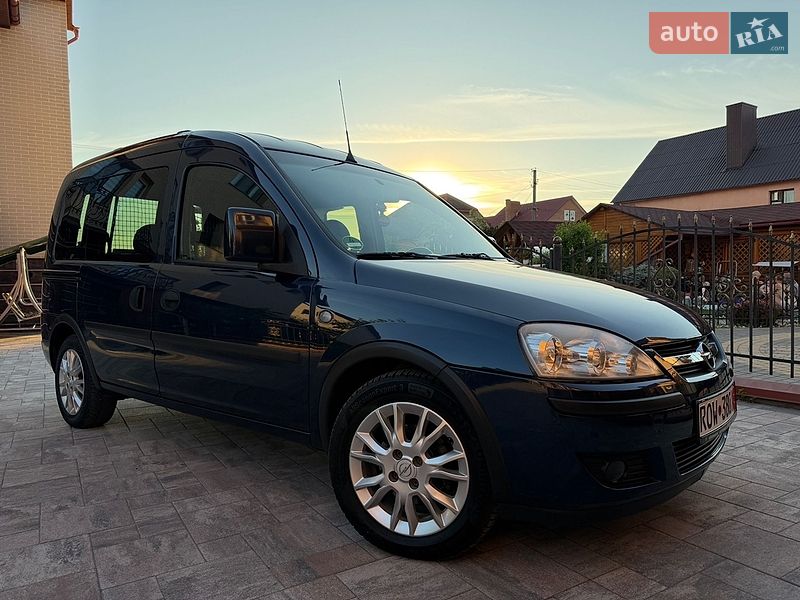 Минивэн Opel Combo 2010 в Ковеле
