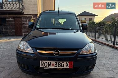 Минивэн Opel Combo 2010 в Ковеле
