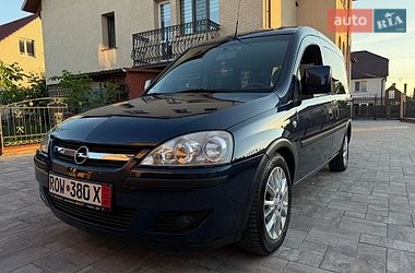 Минивэн Opel Combo 2010 в Ковеле