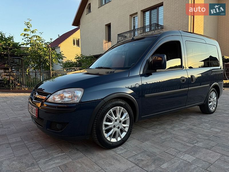 Минивэн Opel Combo 2010 в Ковеле