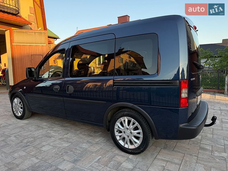 Минивэн Opel Combo 2010 в Ковеле